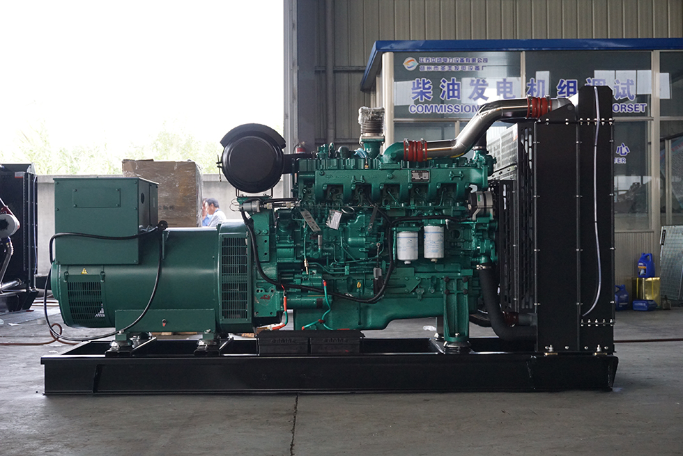 YC6MK350L-D20玉柴200KW柴油發(fā)電機組報價