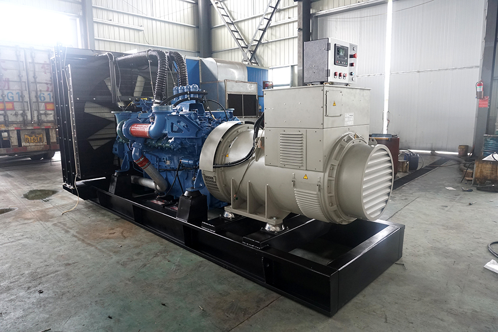 12V4000G23進口奔馳1500KW柴油發電機組報價